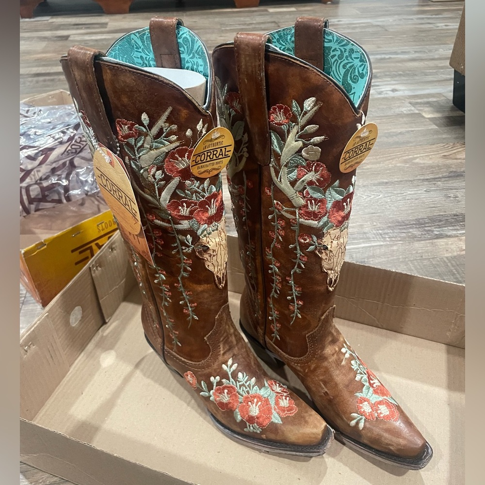Corral Brand Cowboy Boots for Women, Brand New..